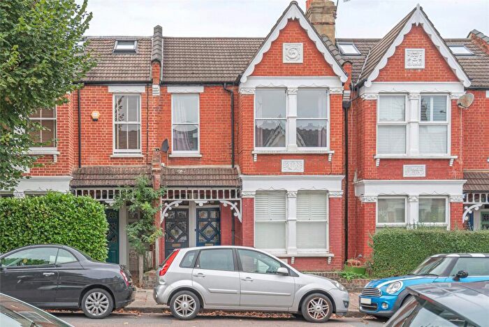 2 Bedroom Maisonette For Sale In Princes Avenue, London, N22