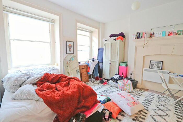 Studio To Rent In Berkeley Square, Bristol, BS8 - Photo 2