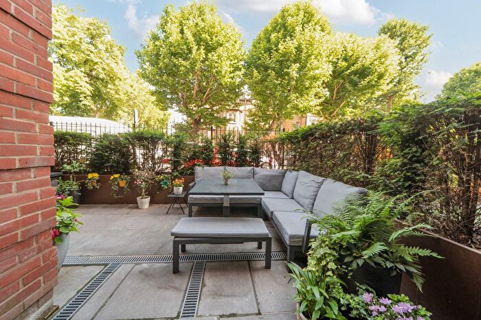 1 Bedroom Flat For Sale In Glenthorne Road, Hammersmith, London, W6