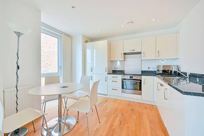 1 Bedroom Flat For Sale In High Street, Brentford, TW8