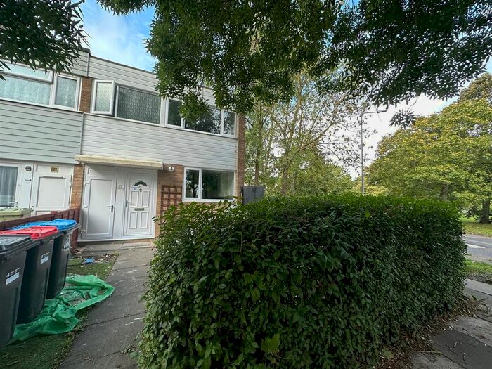 3 Bedroom End Of Terrace House To Rent In Windermere Drive, Bletchley, Milton Keynes, MK2