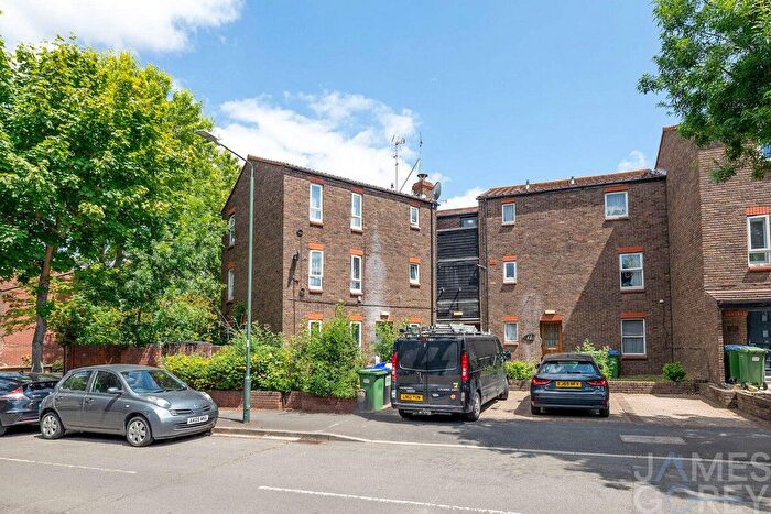 1 Bedroom Flat To Rent In Glimpsing Green, Erith, DA18
