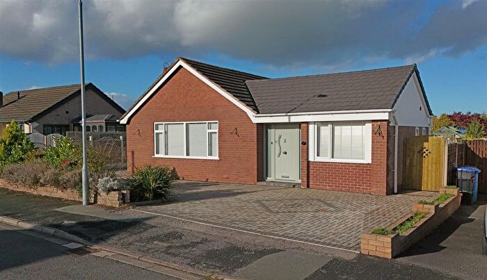 3 Bedroom Detached Bungalow For Sale In Clwydian Avenue, St. Asaph, LL17
