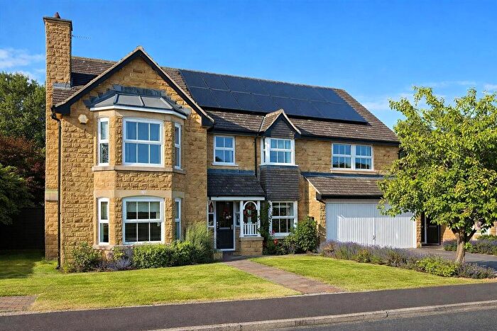 5 Bedroom Detached House For Sale In Wood End Close, Skircoat Green, Halifax, HX3
