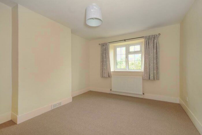 2 Bedroom Cottage To Rent In Kidlington, Oxford, OX5