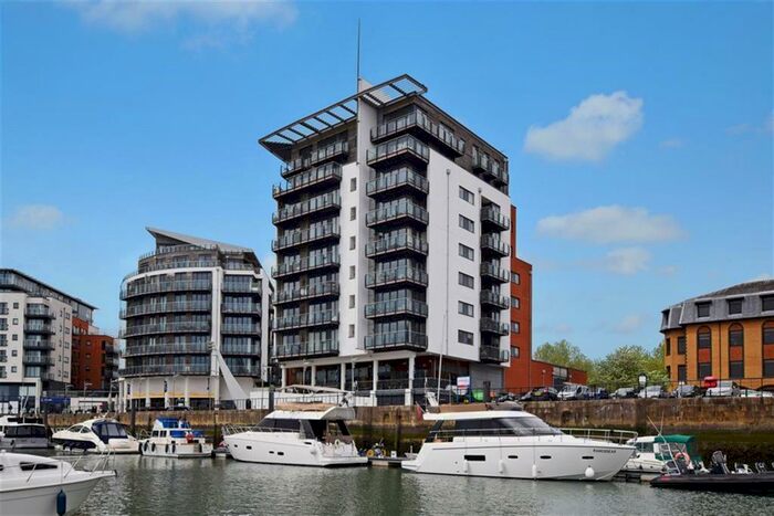 2 Bedroom Flat To Rent In Sundowner, Channel Way, Hampshire, Southampton, SO14