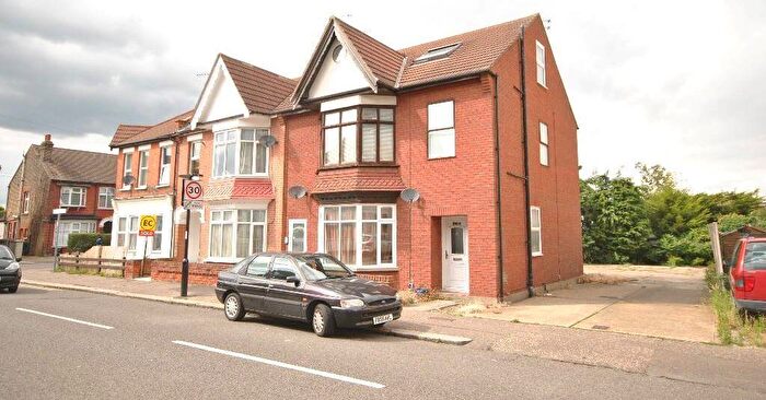 1 Bedroom Apartment For Sale In Flat, Westborough Road, Westcliff On Sea, Essex, SS0