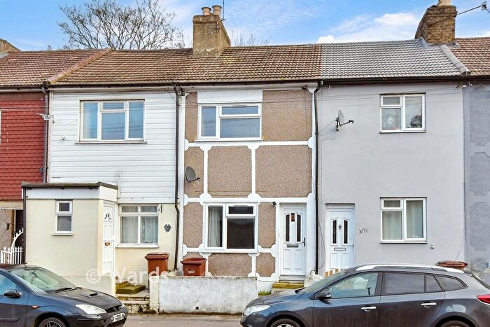 3 Bedroom Terraced House For Sale In Luton Road, Chatham, Kent, ME4