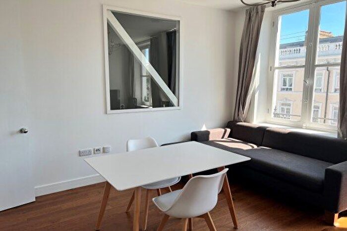 1 Bedroom Chalet To Rent In Trebovir Road, London, SW5