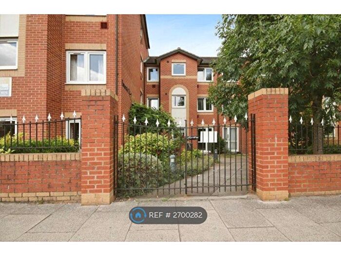 1 Bedroom Flat To Rent In Emerald Court, Coulsdon, CR5