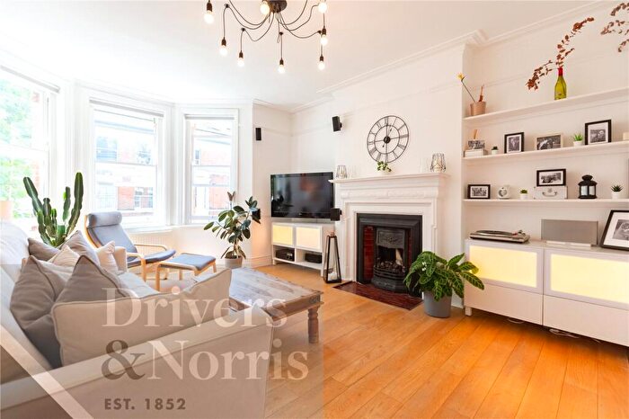 2 Bedroom Apartment To Rent In Loraine Mansions, Islington, London, N7