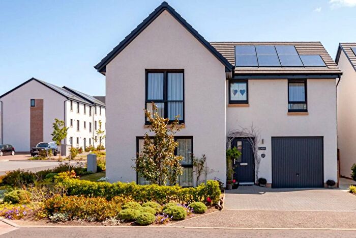 4 Bedroom Property For Sale In Redwing Wynd, Cammo, Edinburgh, EH4