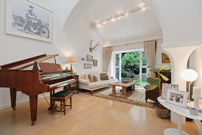 2 Bedroom Terraced House For Sale In Taymount Rise, London, SE23