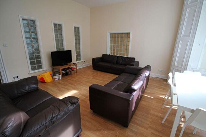 6 Bedroom House To Rent In Osborne Road, Newcastle Upon Tyne, NE2