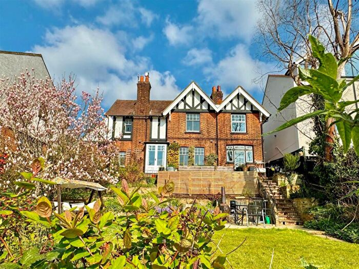 4 Bedroom Detached House For Sale In Fanshawe Street, Bengeo, SG14