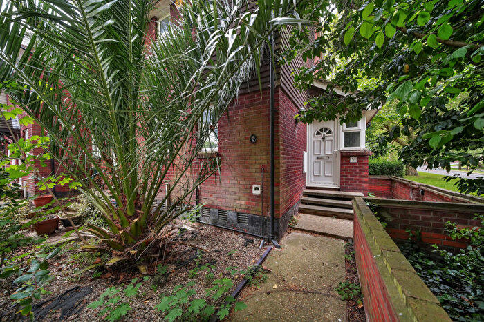 2 Bedroom Terraced House For Sale In Lavender Road, SE16