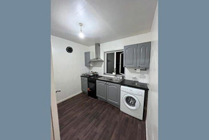 1 Bedroom Maisonette To Rent In High Trees, London, SW2