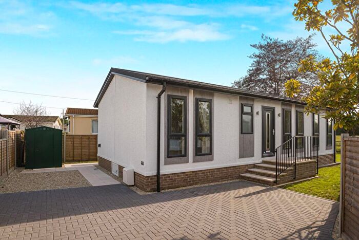 2 Bedroom Park Home For Sale In Harthurstfield Park, Gloucester Road, Cheltenham, GL51