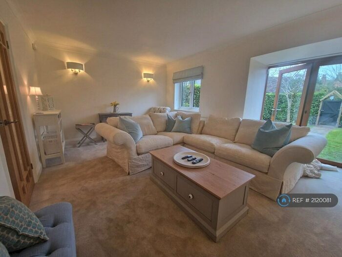 4 Bedroom Detached House To Rent In Cedar Road, Cobham, KT11