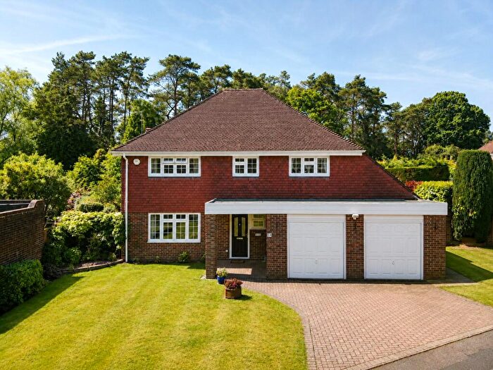 4 Bedroom Detached House For Sale In Tudor Close, Grayshott, Hindhead, Surrey, GU26