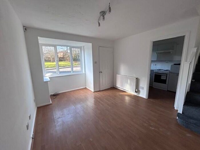 1 Bedroom House To Rent In Hedley Rise, Wigmore, Luton, LU2