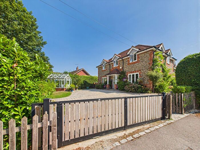 3 Bedroom Detached House For Sale In Holliers Close, Sydenham, Chinnor, Oxfordshire, OX39