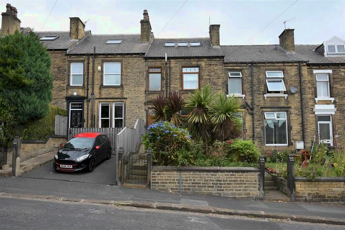 3 Bedroom Property To Rent In Wheathouse Terrace, Birkby, Huddersfield, HD2