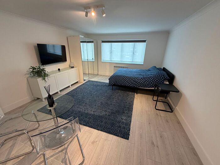 Studio To Rent In Potters Road, Barnet, EN5
