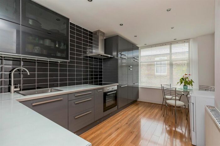 2 Bedroom Flat To Rent In Coleridge Street, Hove, BN3