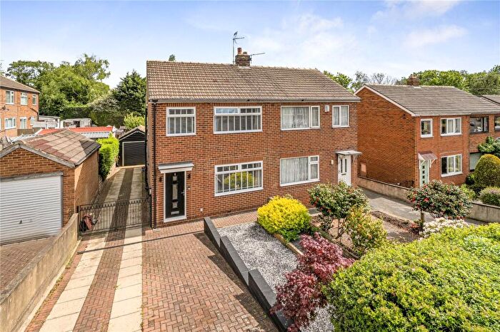 3 Bedroom Semi-Detached House For Sale In Sandyacres Drive, Rothwell, Leeds, West Yorkshire, LS26