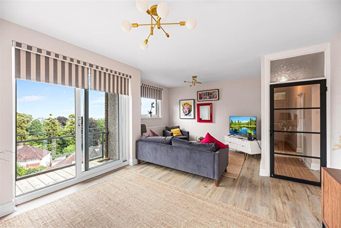 2 Bedroom Flat For Sale In Richmond Road, Swansea, SA2