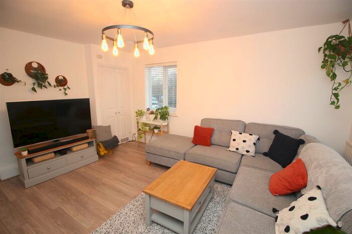 2 Bedroom Apartment To Rent In Windsor Court, South Gosforth, Newcastle Upon Tyne, NE3