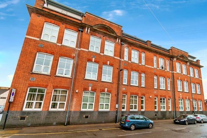 1 Bedroom Flat For Sale In Andersons Road, Southampton, SO14