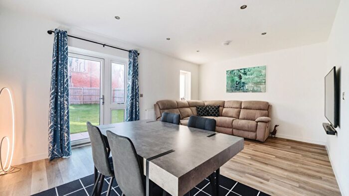 3 Bedroom Semi-Detached House For Sale In Muntjac Drive, Stratford-Upon-Avon, CV37