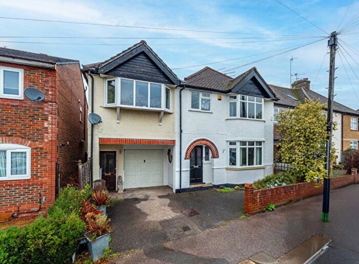 4 Bedroom Semi-Detached House For Sale In Guildford Road, St. Albans, Hertfordshire, AL1