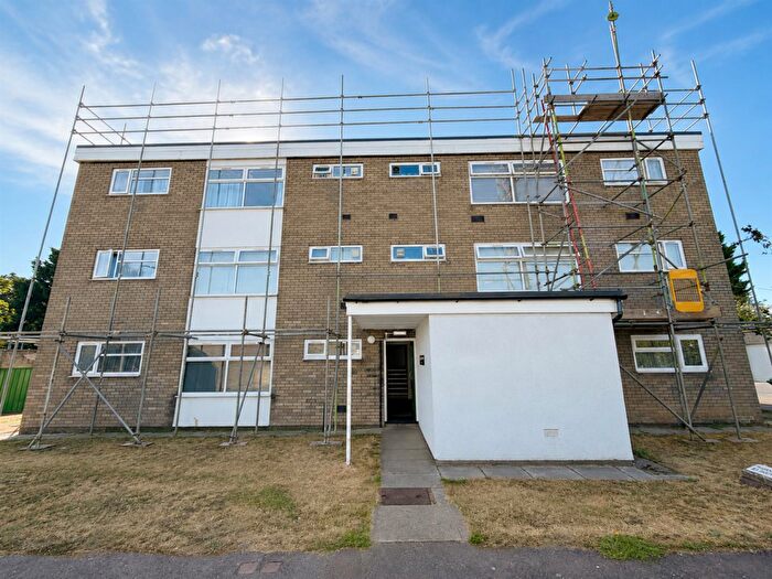 1 Bedroom Flat For Sale In Curlew Close, Cardiff, CF14