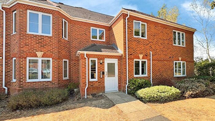 2 Bedroom Flat To Rent In Little Horse Close, Earley, Reading, RG6