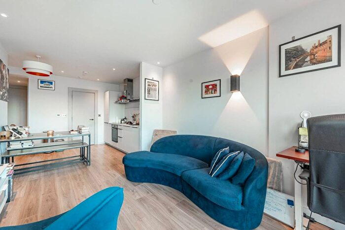 1 Bedroom Flat To Rent In Merrion Avenue, Stanmore, Stanmore, HA7