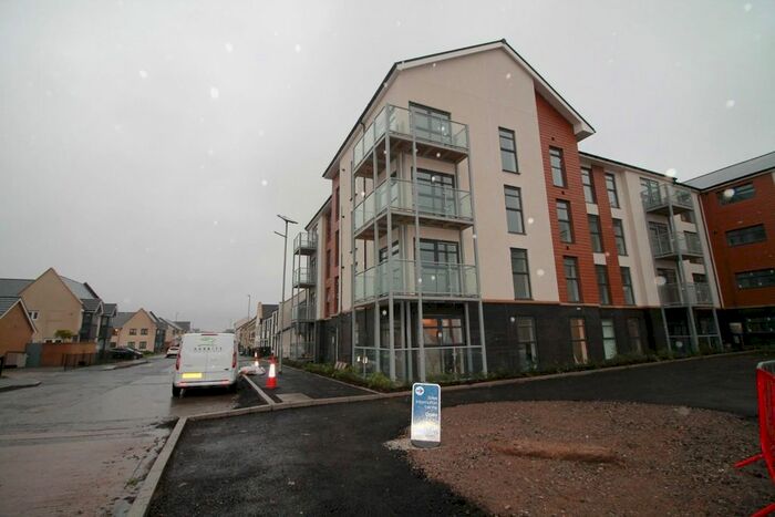 2 Bedroom Flat To Rent In Wood Street, Patchway, Bristol BS34