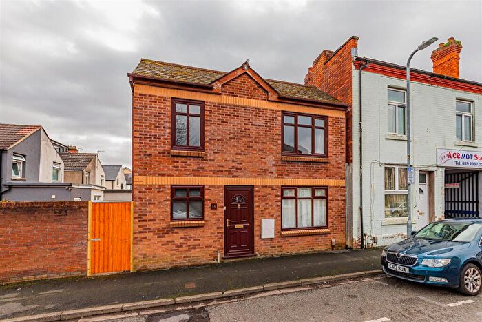 3 Bedroom Detached House For Sale In Fanny Street, Cathays, CF24