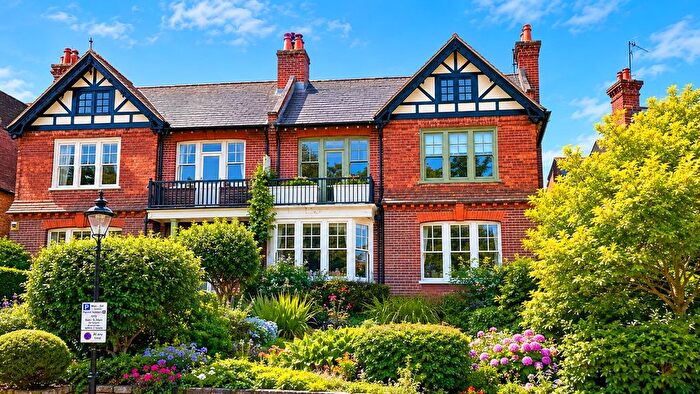 2 Bedroom Flat For Sale In Lower Park Road, Hastings, TN34