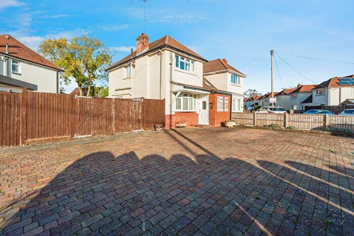 2 Bedroom Semi Detached House For Sale In Testwood Lane, Totton, Southampton, Hampshire, SO40