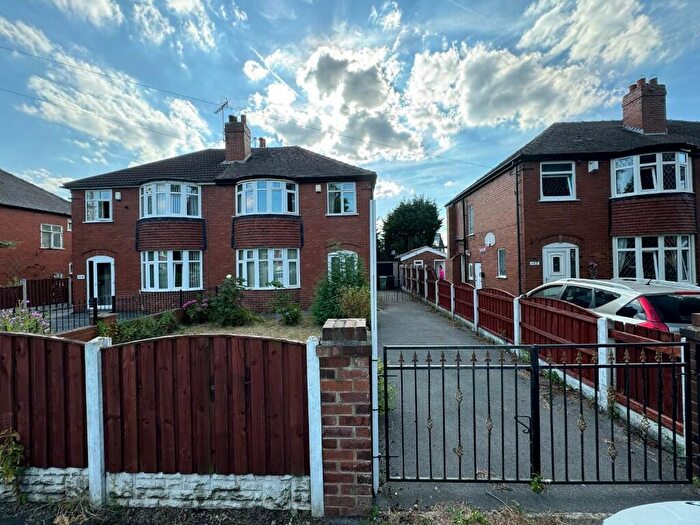 3 Bedroom Semi-Detached House To Rent In Ring Road, Crossgates, Leeds, LS15