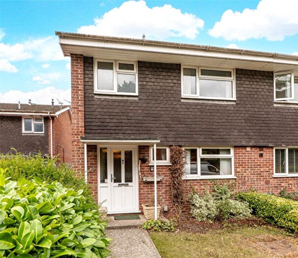 3 Bedroom End Of Terrace House For Sale In The Chestnuts, Charlton, Wantage, Oxfordshire, OX12