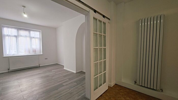 3 Bedroom Terraced House To Rent In Comyns Road, Dagenham, RM9