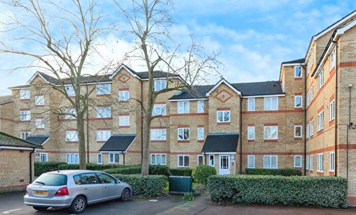 1 Bedroom Flat For Sale In Telegraph Place, London, E14