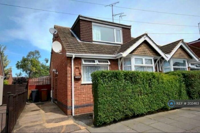3 Bedroom Semi-Detached House To Rent In Yelvertoft Road, Northampton, NN2