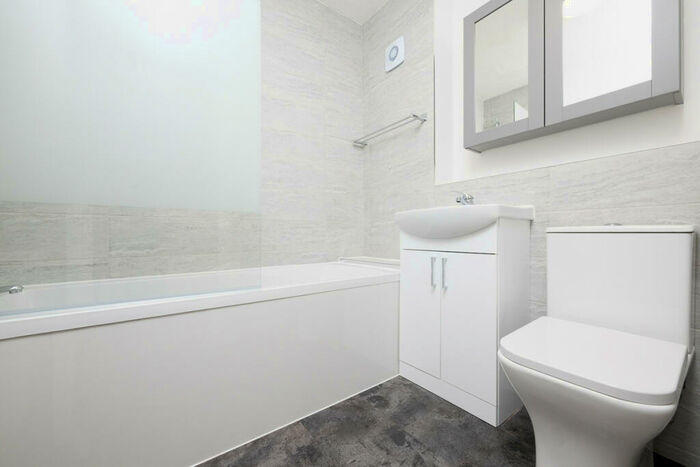 1 Bedroom Flat To Rent In Robertson Street, Greenock, PA16