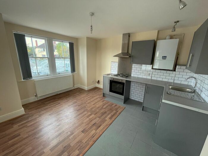 1 Bedroom Flat To Rent In Narborough Road, Leicester, LE3