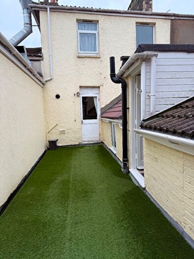 2 Bedroom Flat To Rent In Meadow Street, Weston-Super-Mare, BS23